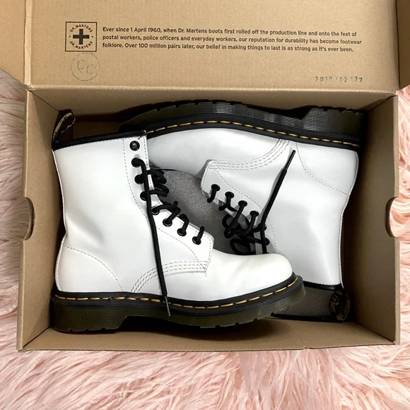 Dr. Martens 1460 W Smooth - Picture 12 of 12